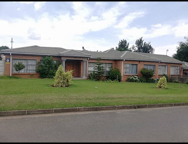 3 BEDROOM FREEHOLD FOR SALE IN ARBORPARK